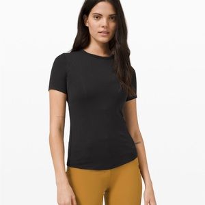 Lululemon Hold Tight Short Sleeve Tee ✨ Size 6 Black